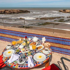 https://riad-perle-deau.essaouirahotels.net
